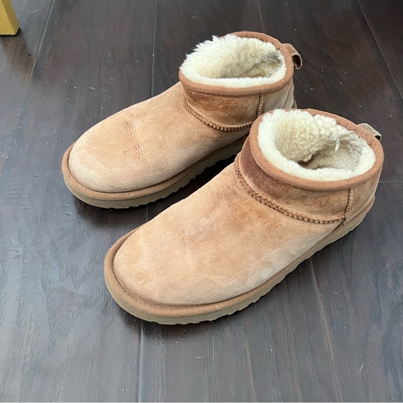 UGG Classic Mini Chestnut Shearling Boots | Cozy Suede Winter Booties 8 - Picture 3 of 7